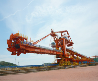 Kepçe Çarklı İstifleme/Toplama Makinesi